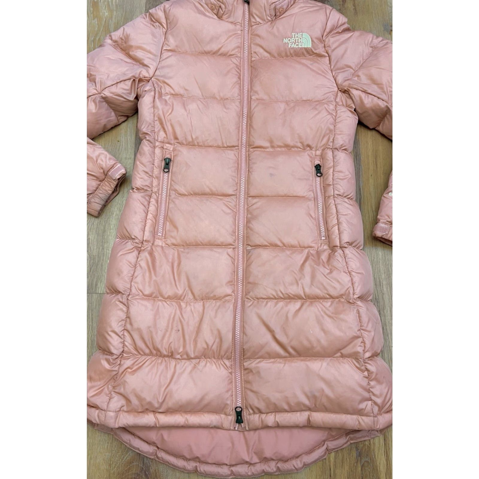 The North Face The North Face Women's Metropolis Parka III Puffer Jacket XS Rose Dawn No Hood Spots Size XS / US 0-2 / IT 36-38 - 2 Thumbnail