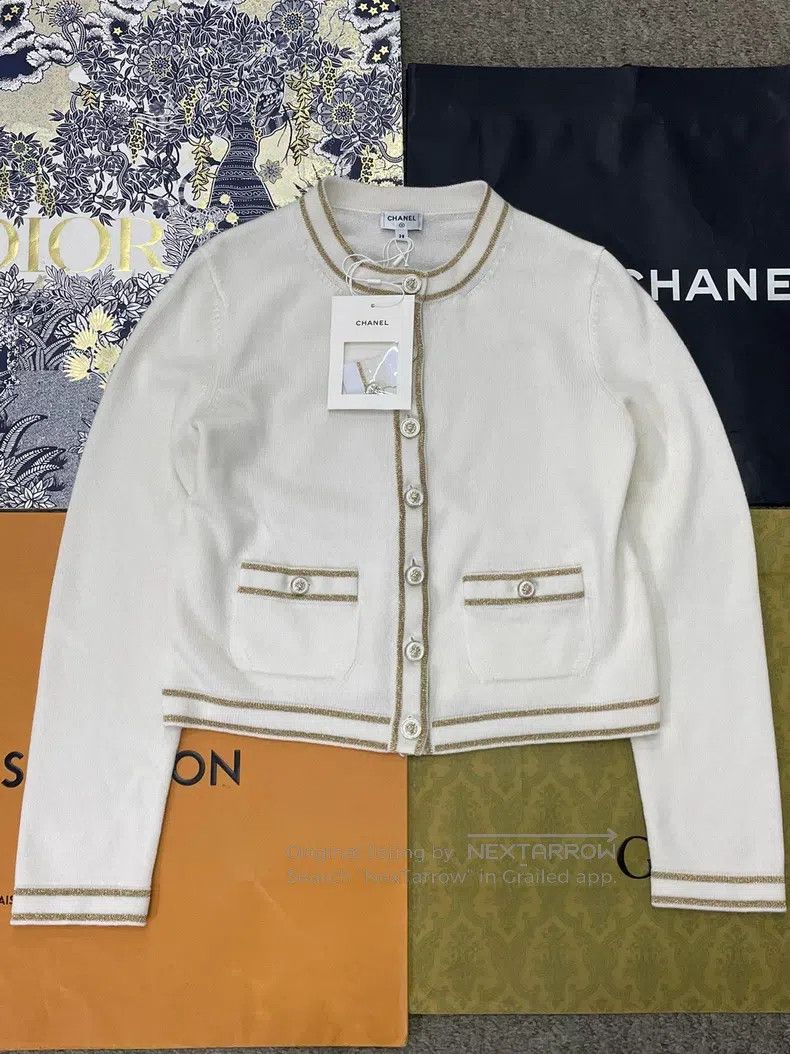 Chanel 26C white gold-edged cashmere knitted cardigan coat