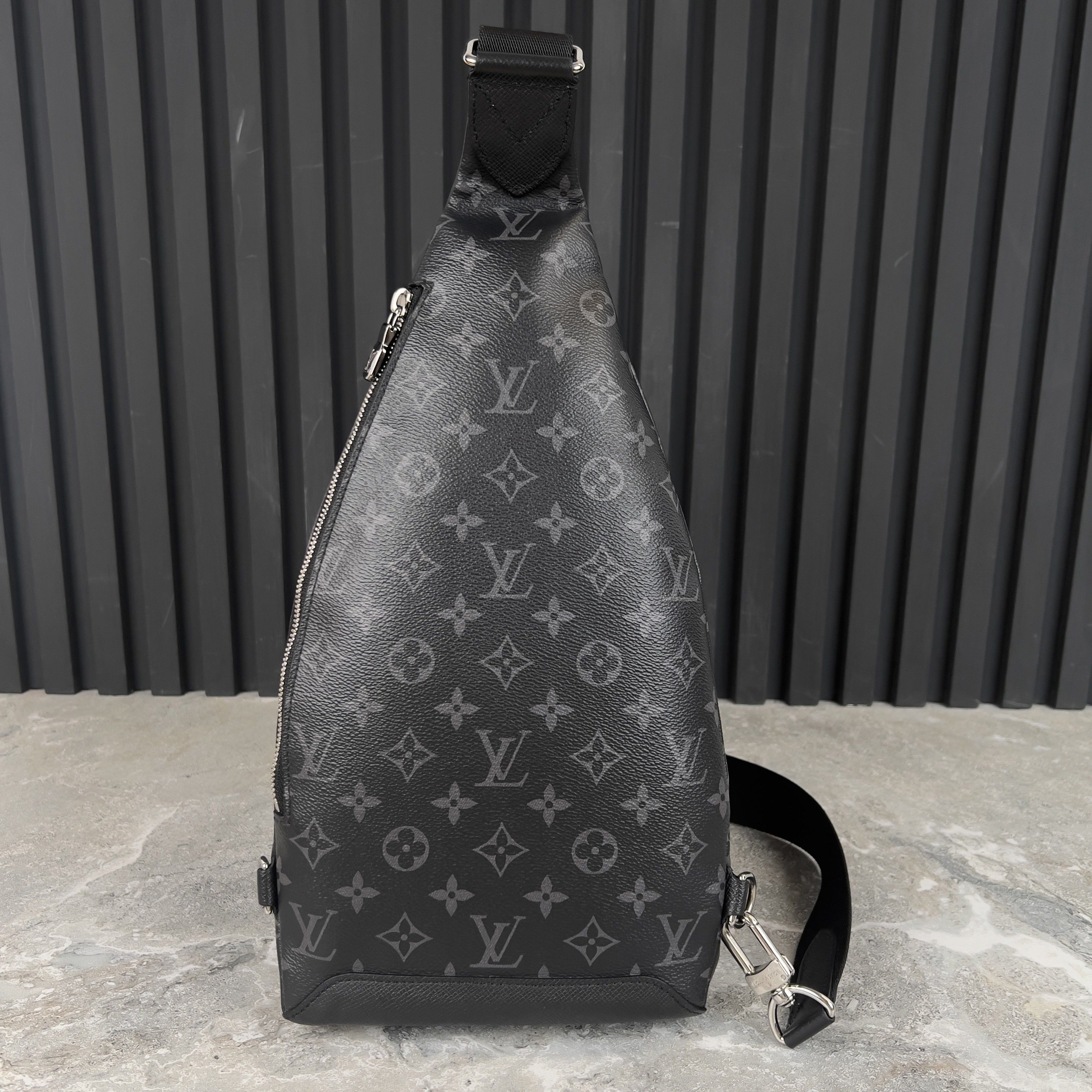 Louis Vuitton Duo Slingbag Taigarama Leather Monogram Eclipse Canvas Size ONE SIZE - 4 Thumbnail