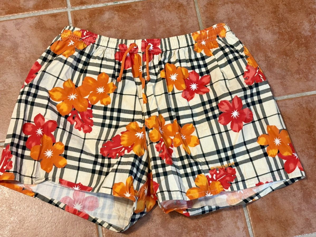 Burberry Burberry swim trunks nova check with vivid floral Size US 36 / EU 52 - 4 Thumbnail