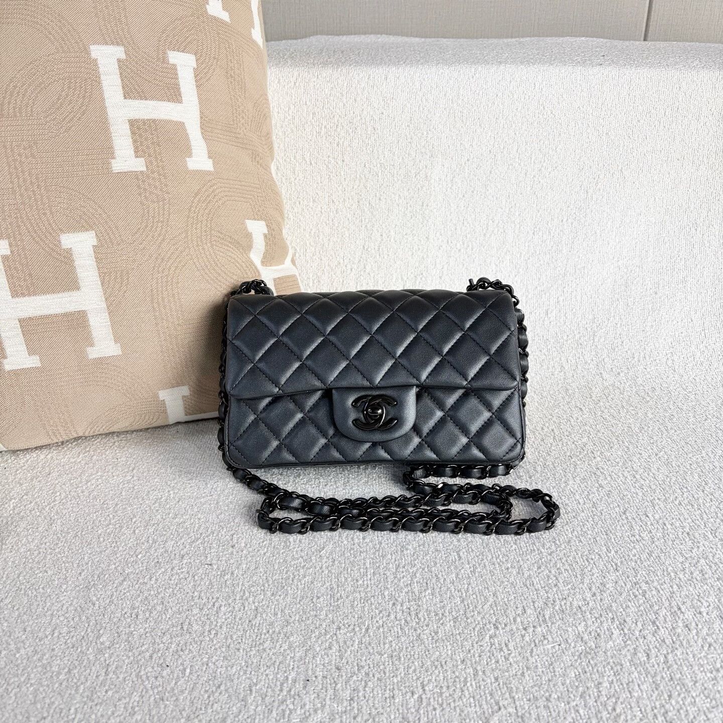 Chanel Pre-loved Bag Very good condition Size ONE SIZE - 1 Thumbnail