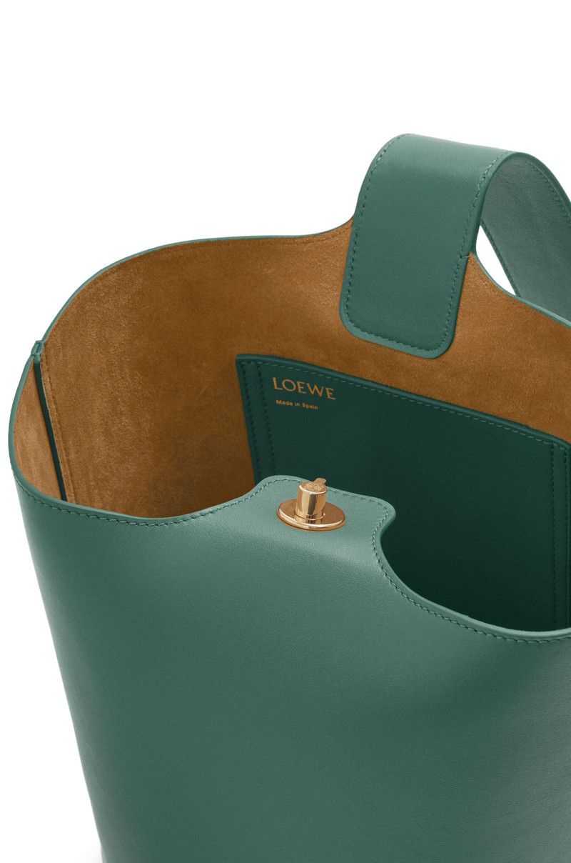 Loewe o1in1g0426 Size: OS/ Medium Pebble Bucket Bag in Vetiver Size ONE SIZE - 5 Thumbnail