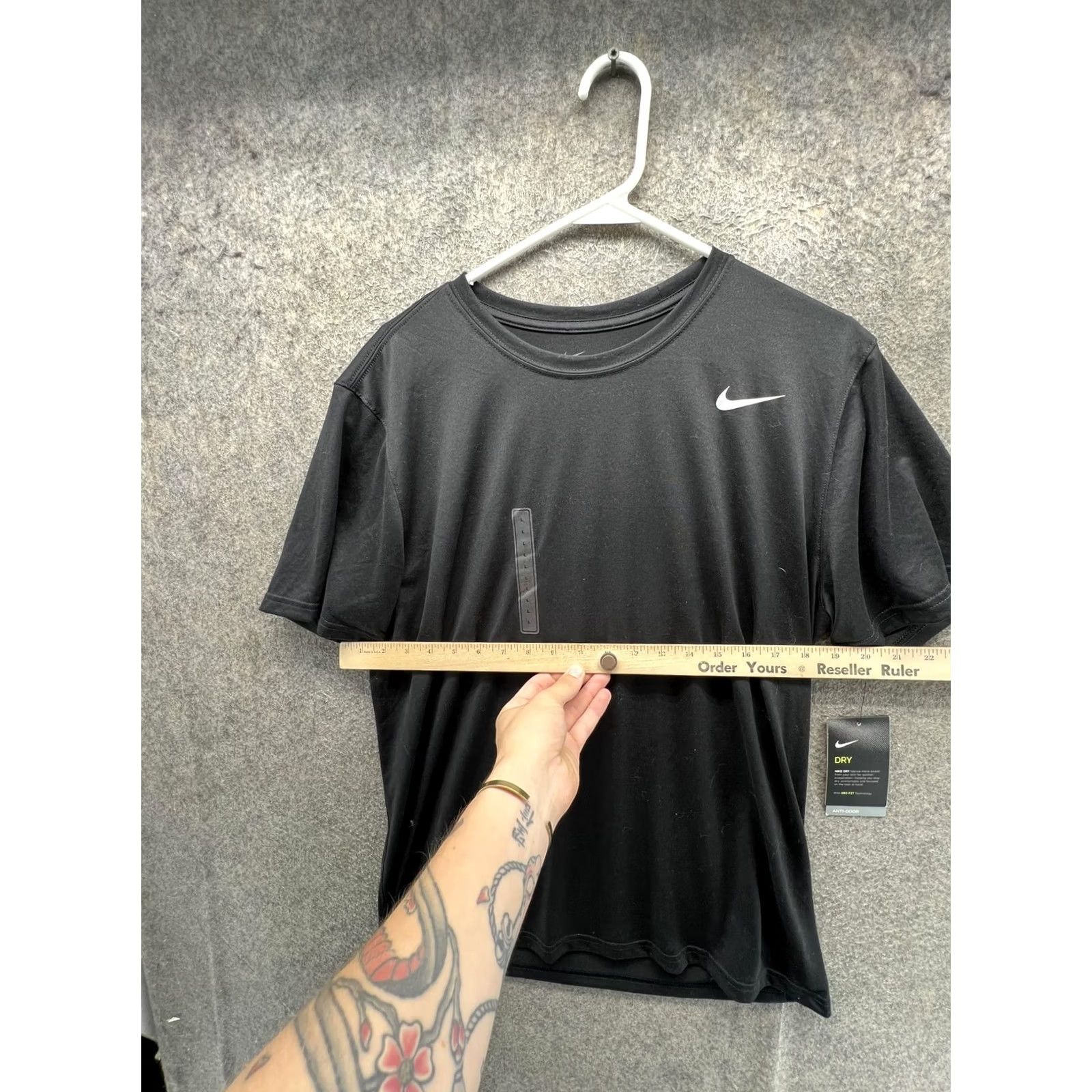 Nike Nike Dri-FIT Shirt Mens Large Black Short Sleeve Athletic Training Tee Top Nike Dri-FIT Shirt Mens Large Black Short Sleeve Athletic Tee Size US L / EU 52-54 / 3 - 5 Thumbnail