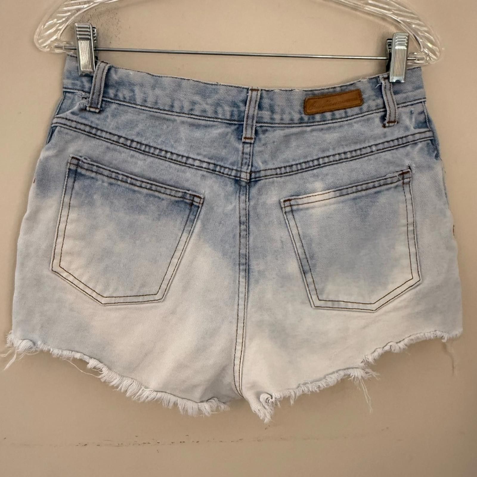 Bill Blass Bill Blass distressed hombre faded cotton jean shorts SZ 10 Size 32" / US 10 / IT 46 - 2 Thumbnail