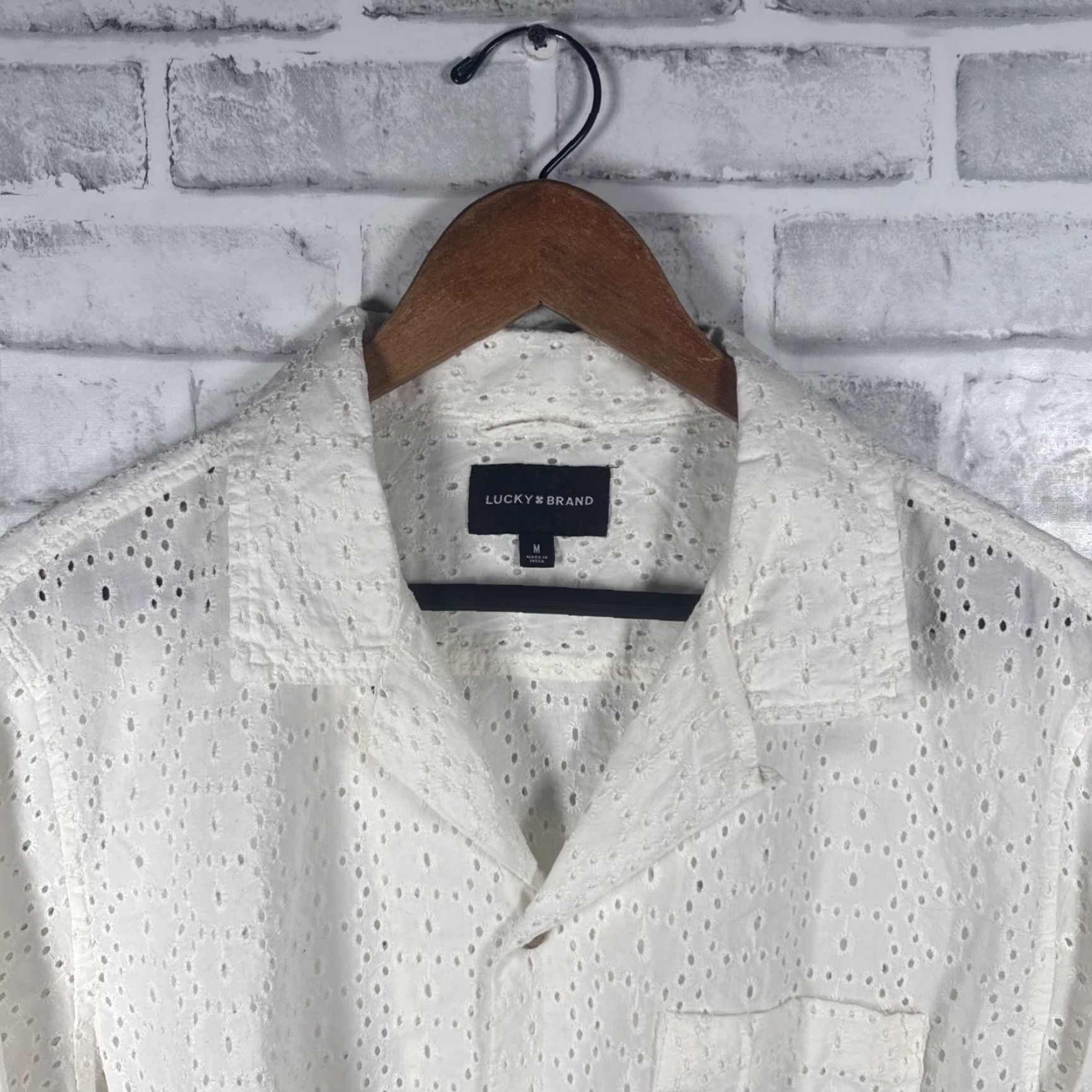 Lucky Brand VINTAGE Lucky Brand eyelet White Button Up Shirt Mens Size M Size US M / EU 48-50 / 2 - 2 Thumbnail