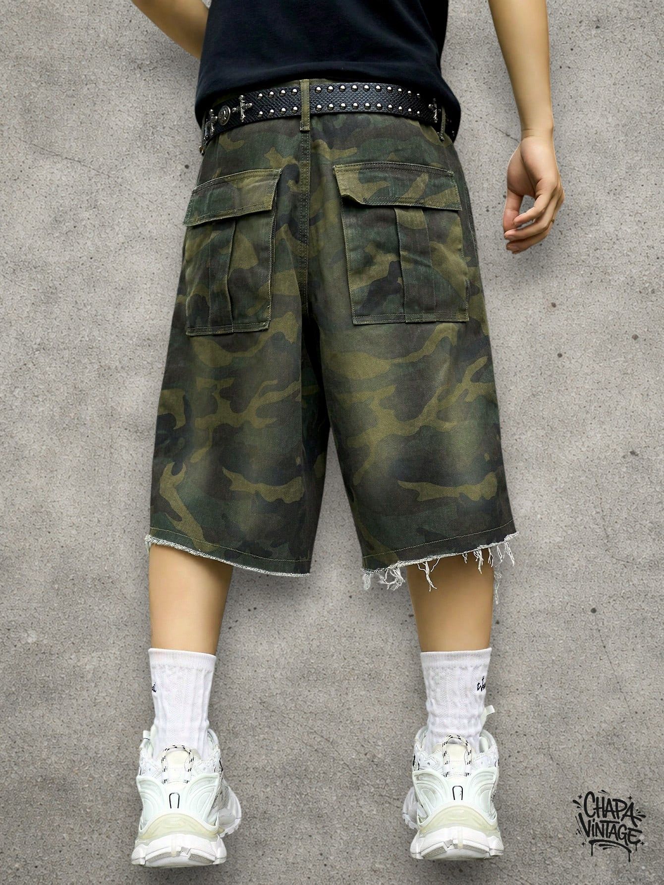 Japanese Brand Distressed camo shorts Size US 32 / EU 48 - 2 Thumbnail