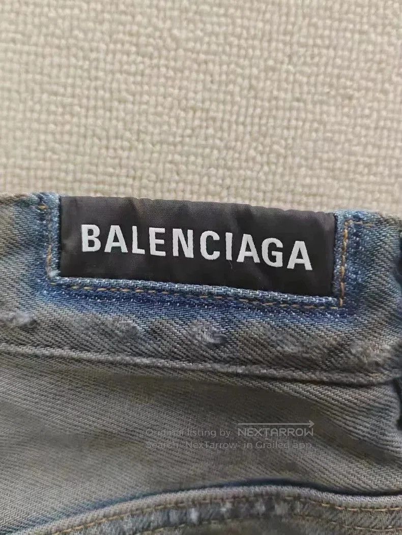Balenciaga Balenciaga Baggy Denim Jeans with Distressed Details. Size US 34 / EU 50 - 4 Thumbnail