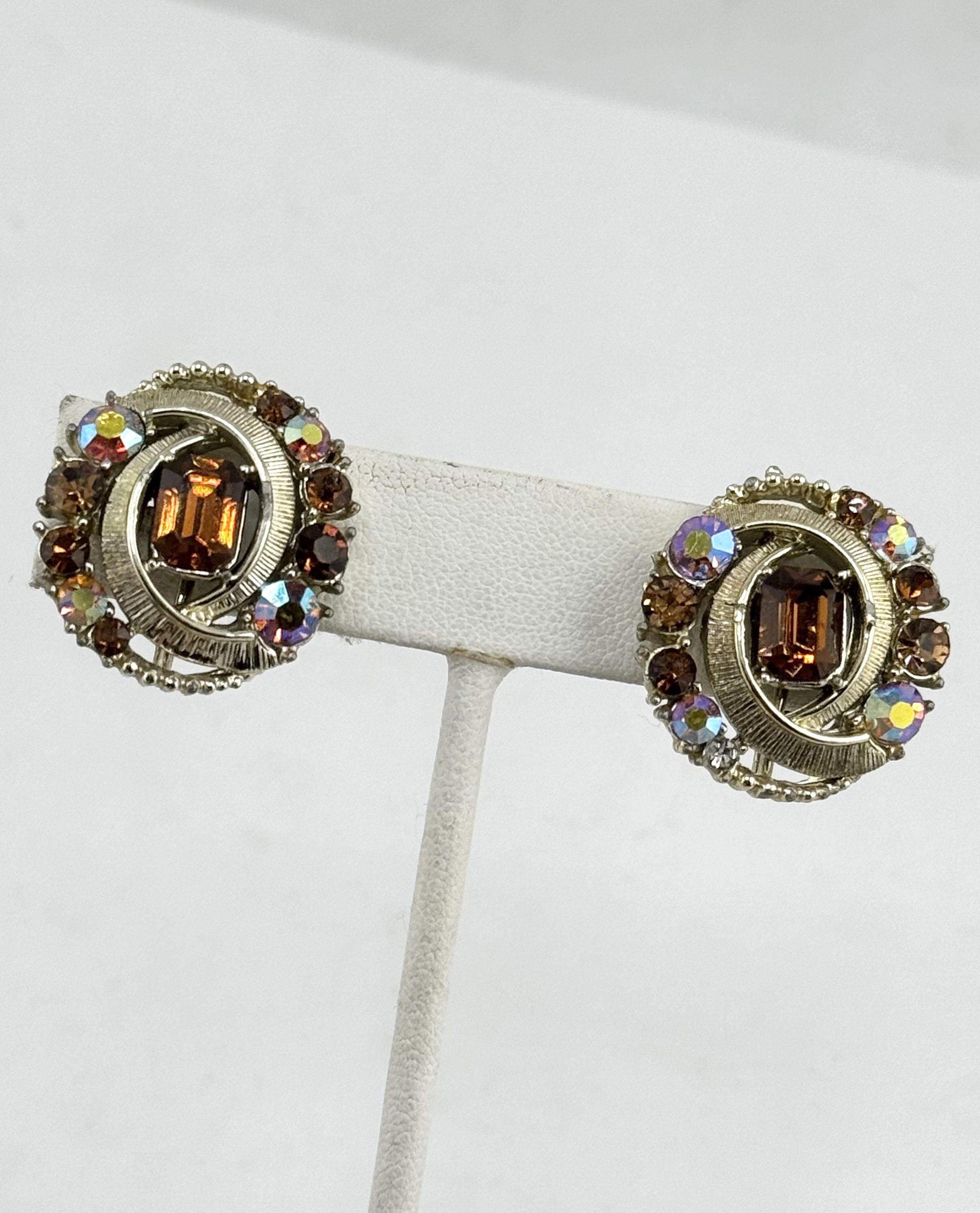 Vintage Vintage Coro brown rhinestone clip on earrings Size ONE SIZE - 2 Thumbnail