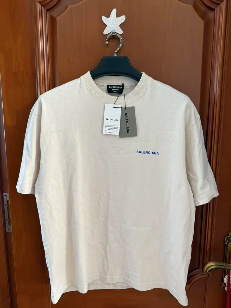 Balenciaga Balenciaga Front and rear logo beige short sleeves Size US M / EU 48-50 / 2 - 1 Thumbnail