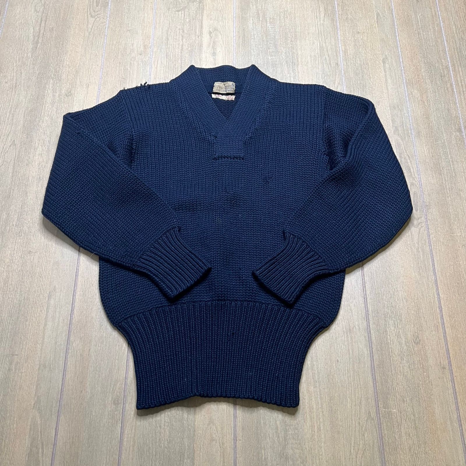 Vintage Vintage Lion Mills 1940s wool sweater Sz S/M made Hartford Size US M / EU 48-50 / 2 - 2 Thumbnail