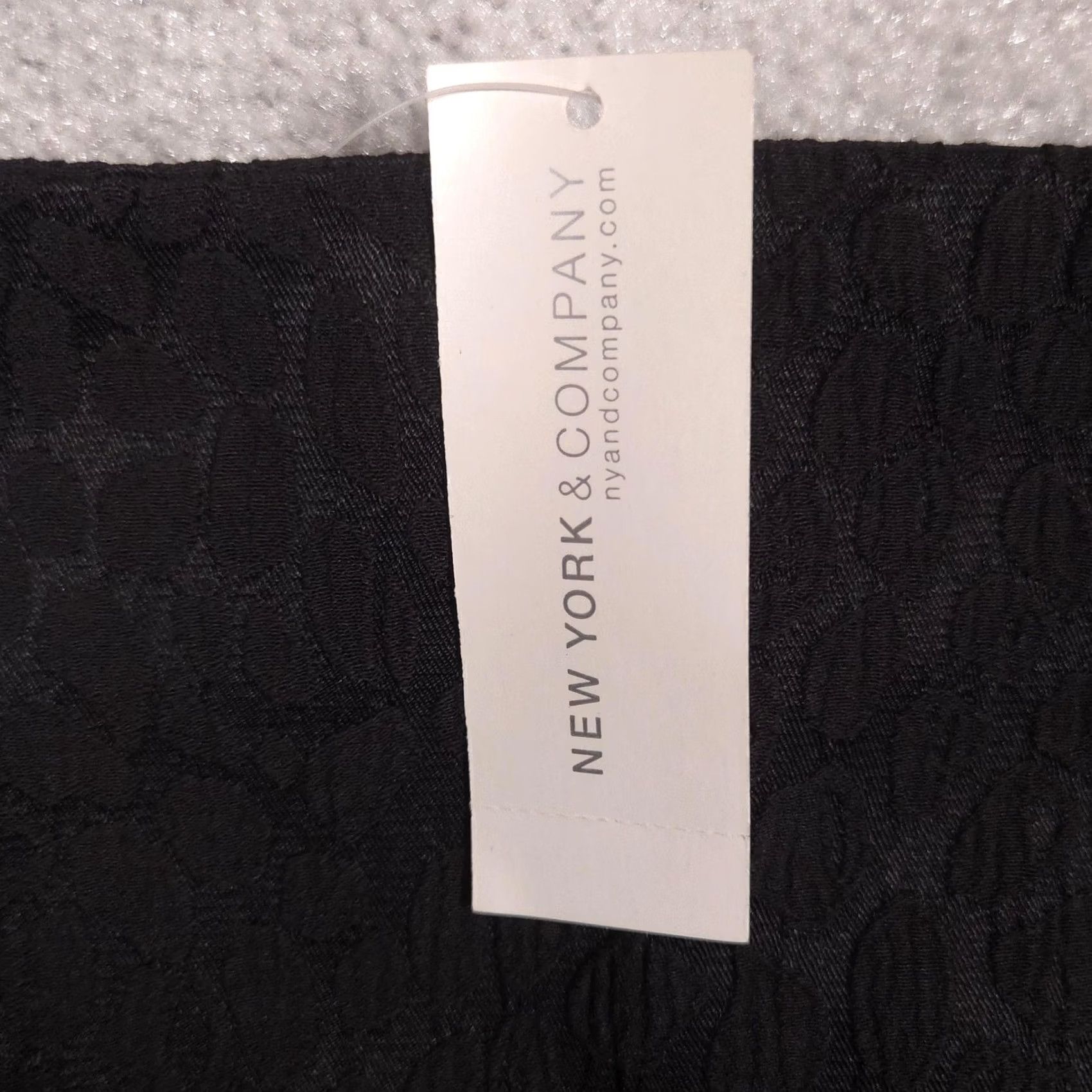 Vintage New York & Company Skirt Womens 4 Black Animal Print Knit Pencil Office Stretch Size 27" / US 4 / IT 40 - 4 Thumbnail