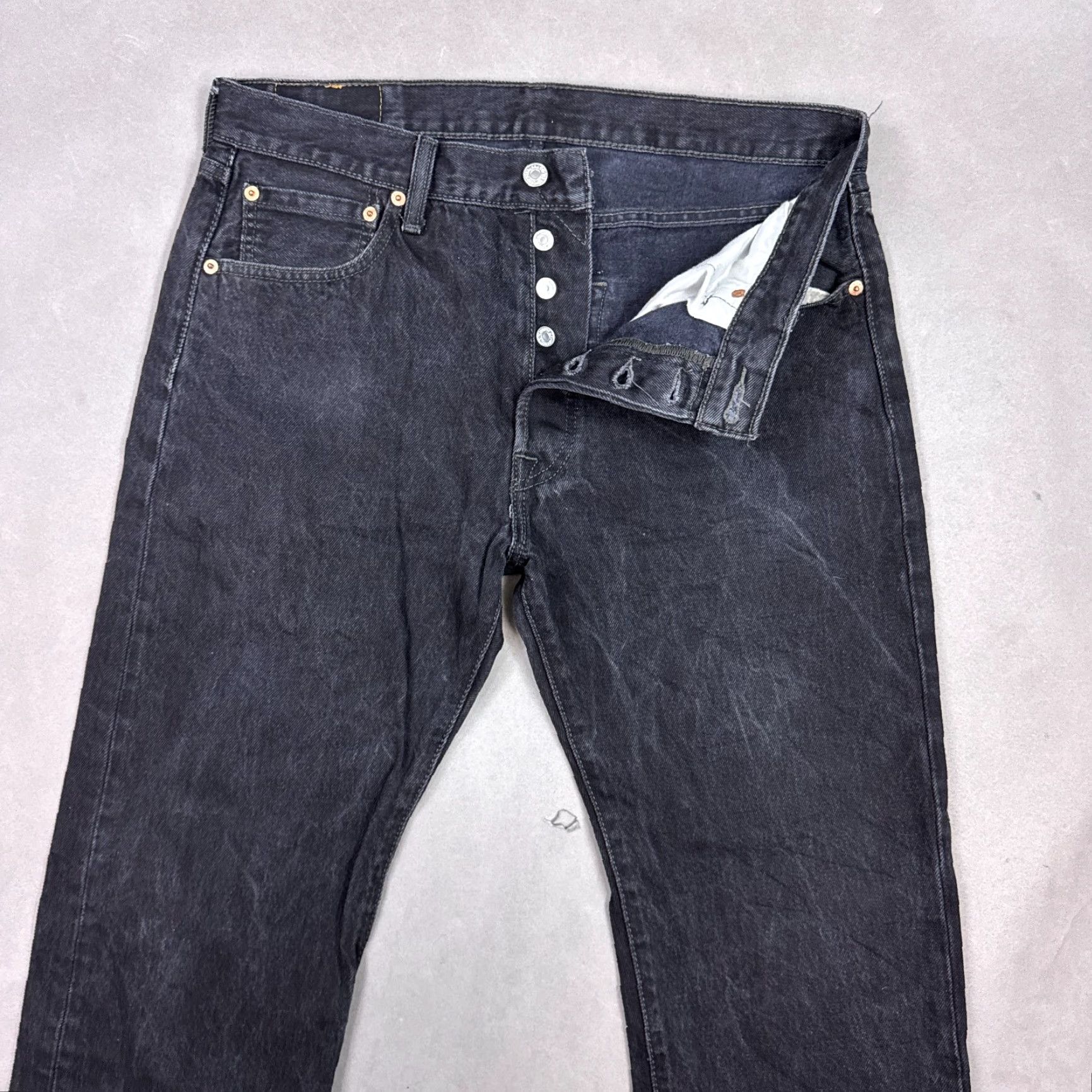 Levi's Levi's 501 Jeans Mens 34x30 Black Denim Jeans Button Fly Dark Wash Vintage No Size US 34 / EU 50 - 2 Thumbnail