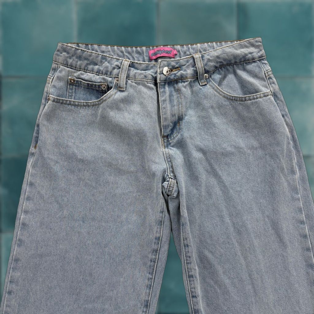 Vintage Edikted Jeans Womens Medium Wide-Leg Light Wash Blue Denim High Rise Skater Y2K Jeans Woman Wide Leged Pockets Size 32" / US 10 / IT 46 - 1 Thumbnail