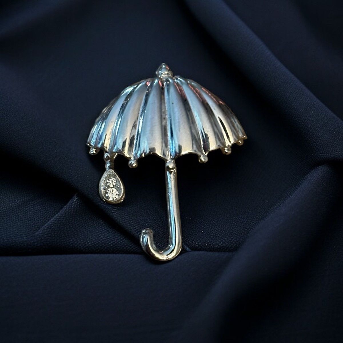 Vintage Vintage BEST silver tone umbrella brooch Size ONE SIZE - 1 Thumbnail