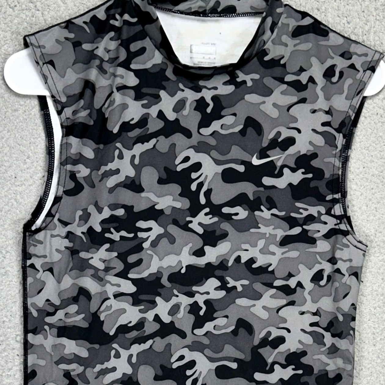 Nike Nike Fit-Dry Women Compression Tank Top Shirt Medium Gray Black Camo Stretch Size M / US 6-8 / IT 42-44 - 2 Thumbnail