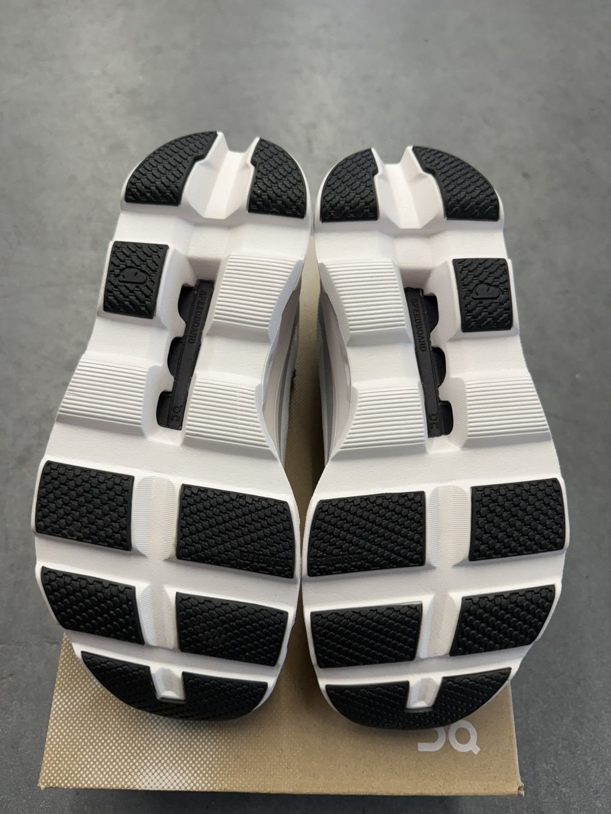 On 2023 On Running Cloudmonster All White Size US 9.5 / IT 39.5 - 9 Thumbnail