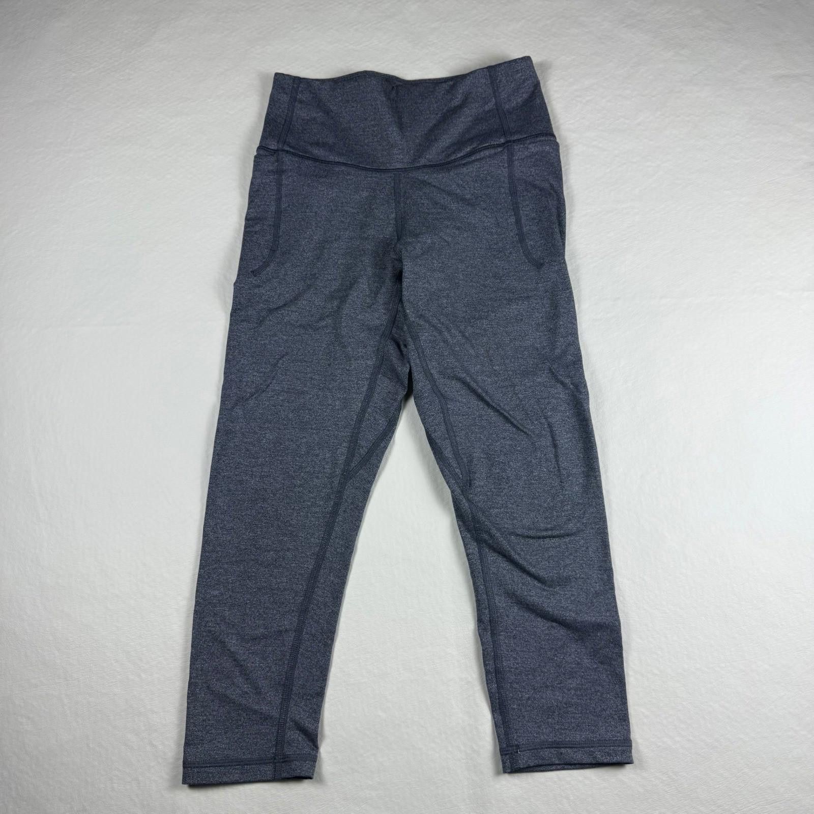 Under Armour Under Armour Women High Rise Cropped Leggings with Pockets S Size 28" / US 6 / IT 42 - 1 Thumbnail