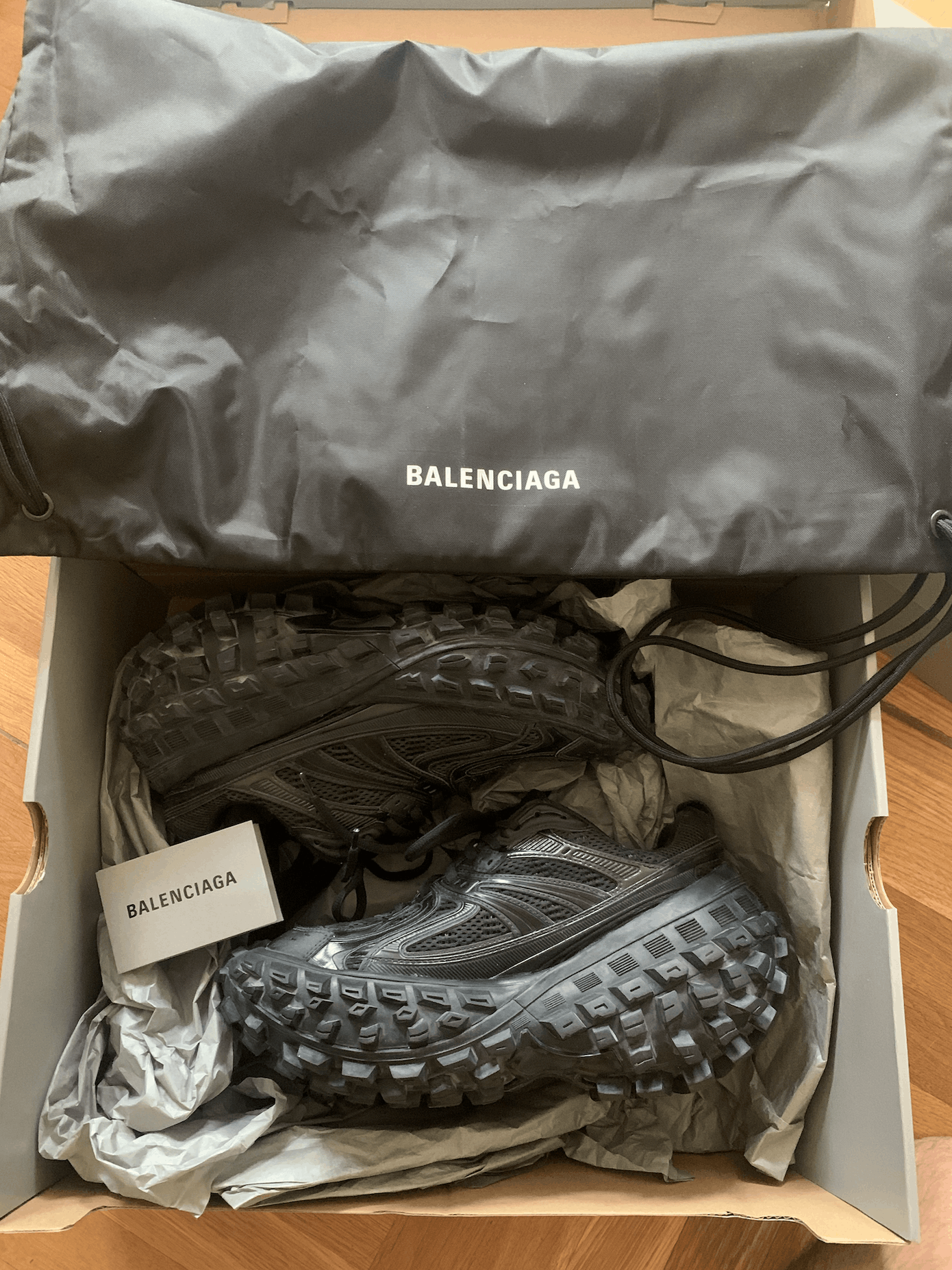 BALENCIAGA ディフェンダー40 バレンシアガディフェンダー