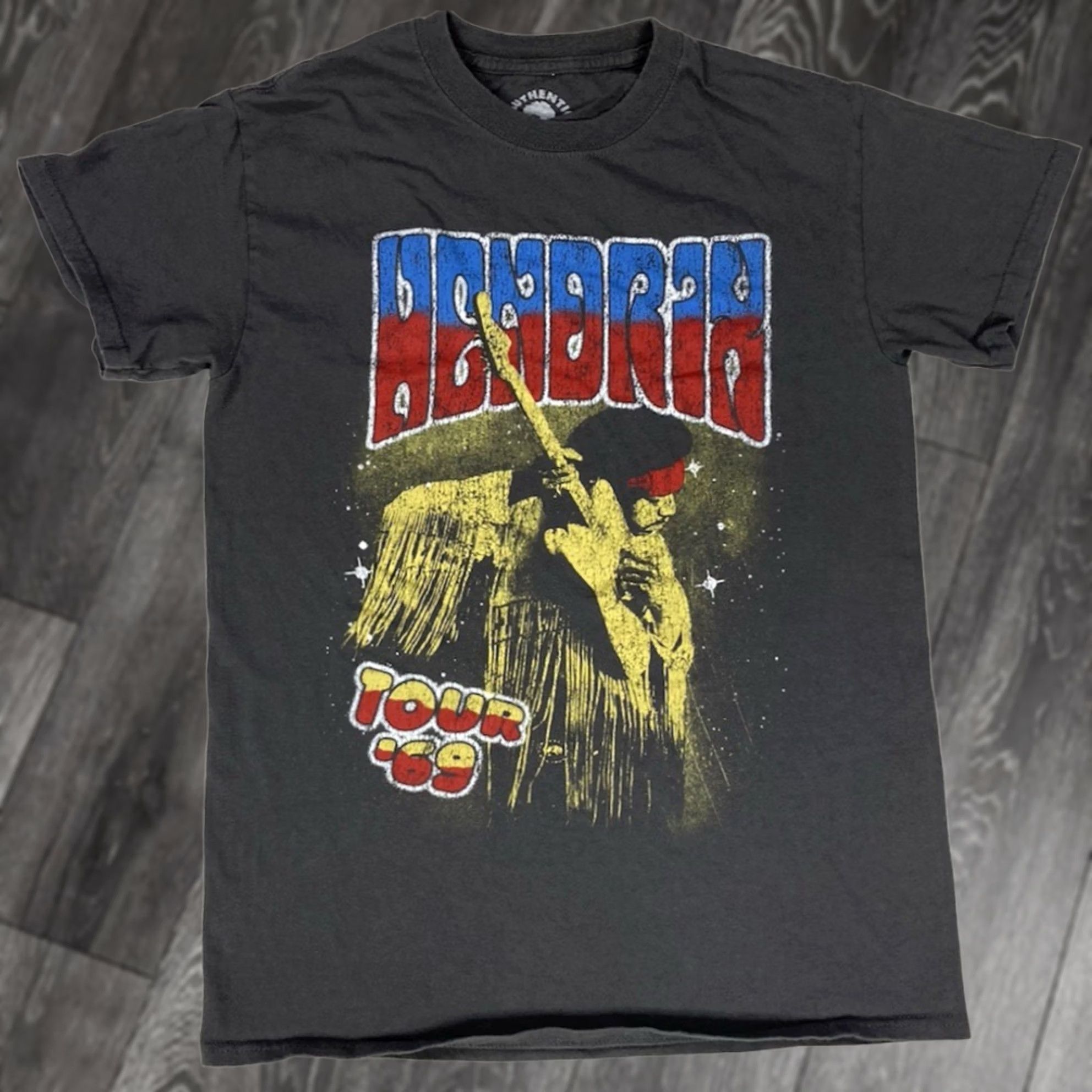 Vintage VINTAGE Jimi Hendrix Tour 69 Graphic T-shirt Women Small Gray Short Sleeve Music Size S / US 4 / IT 40 - 1 Thumbnail