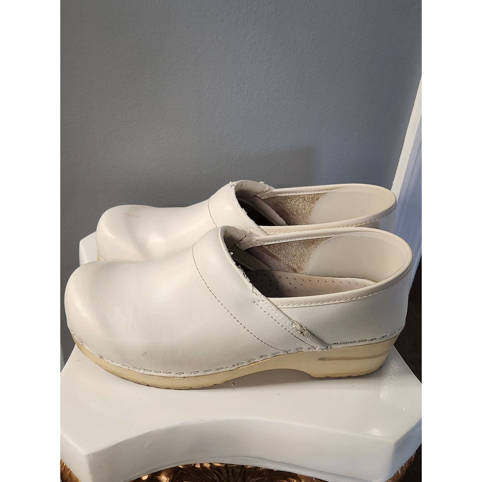 Other Sanita Prof. Patent Leather White Clog 40 US 9.5 Nurse Size US 10 / IT 40 - 2 Thumbnail