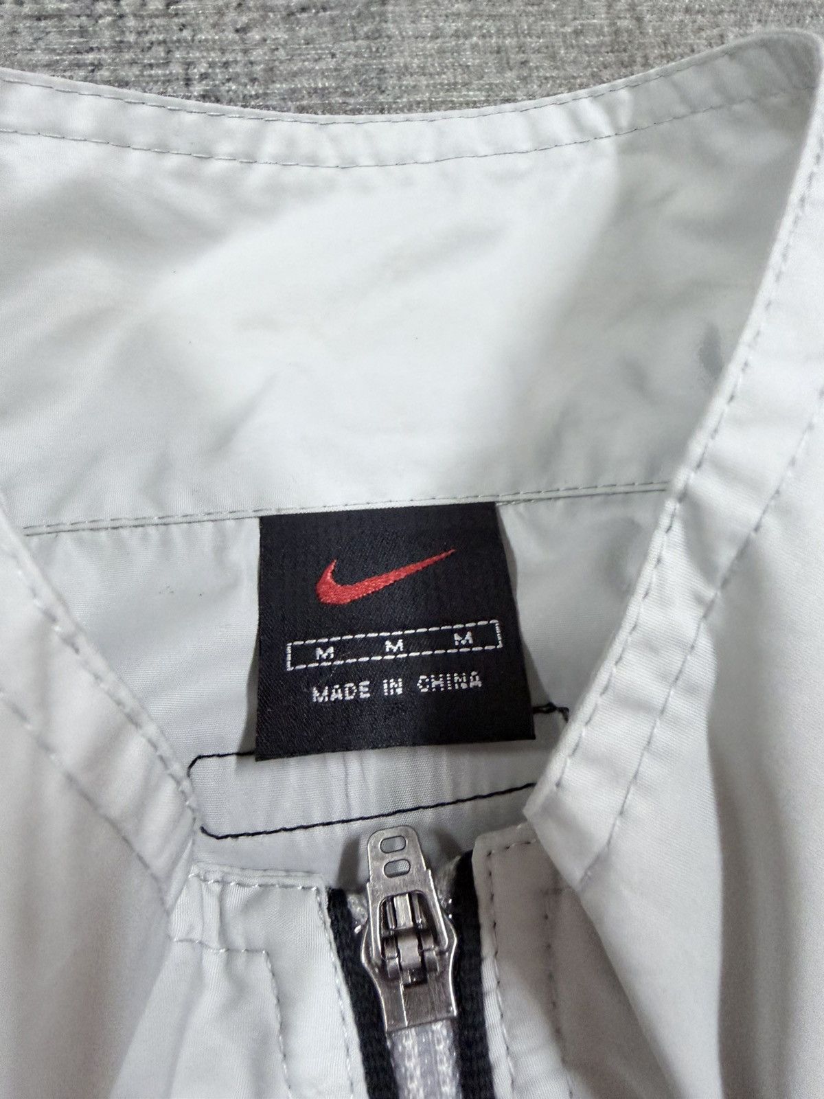 Nike Vtg🔥Y2k Clima Fit Back Pocket Zipper Windbreaker Size US M / EU 48-50 / 2 - 19 Thumbnail