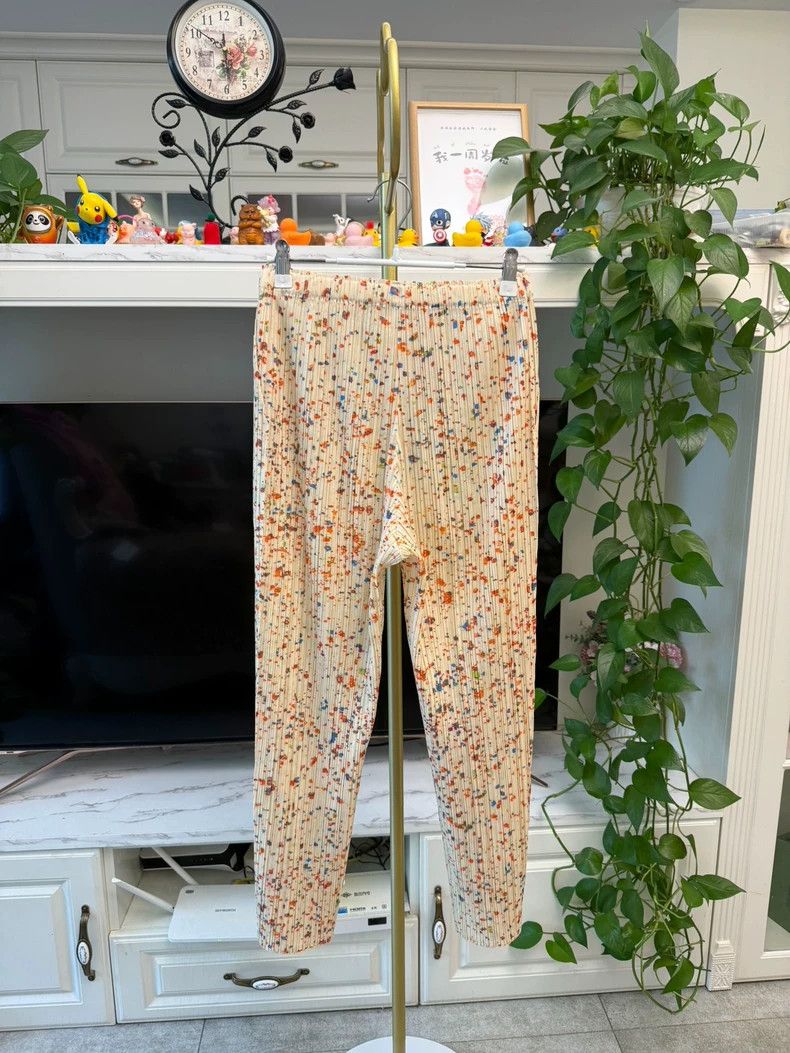 Issey Miyake Issey Miyake size:3 Yellow starry pleated trousers Size 31" - 5 Thumbnail