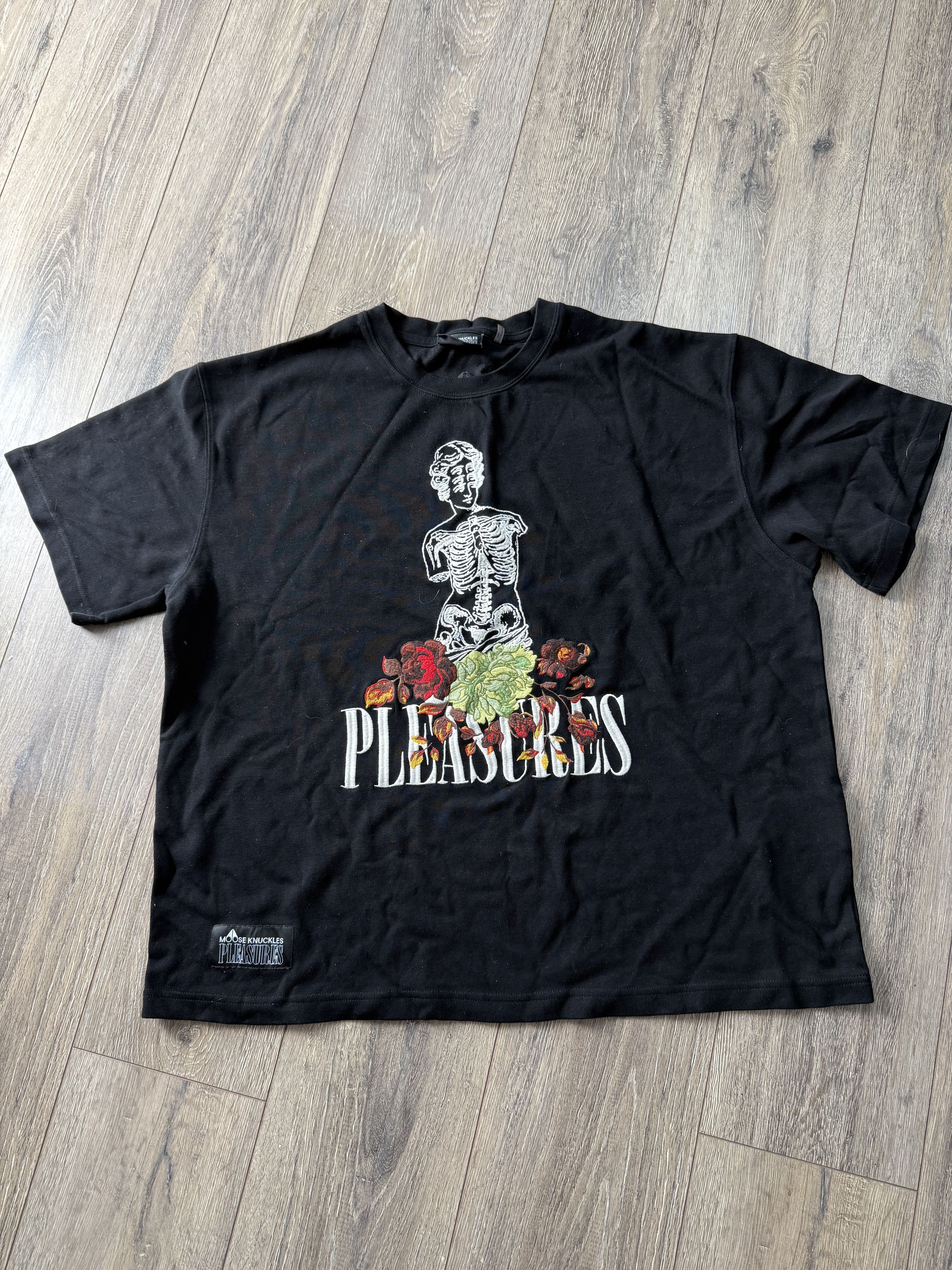 Moose Knuckles Mooseknuckle "Pleasures" Tee Size US XL / EU 56 / 4 - 3 Thumbnail