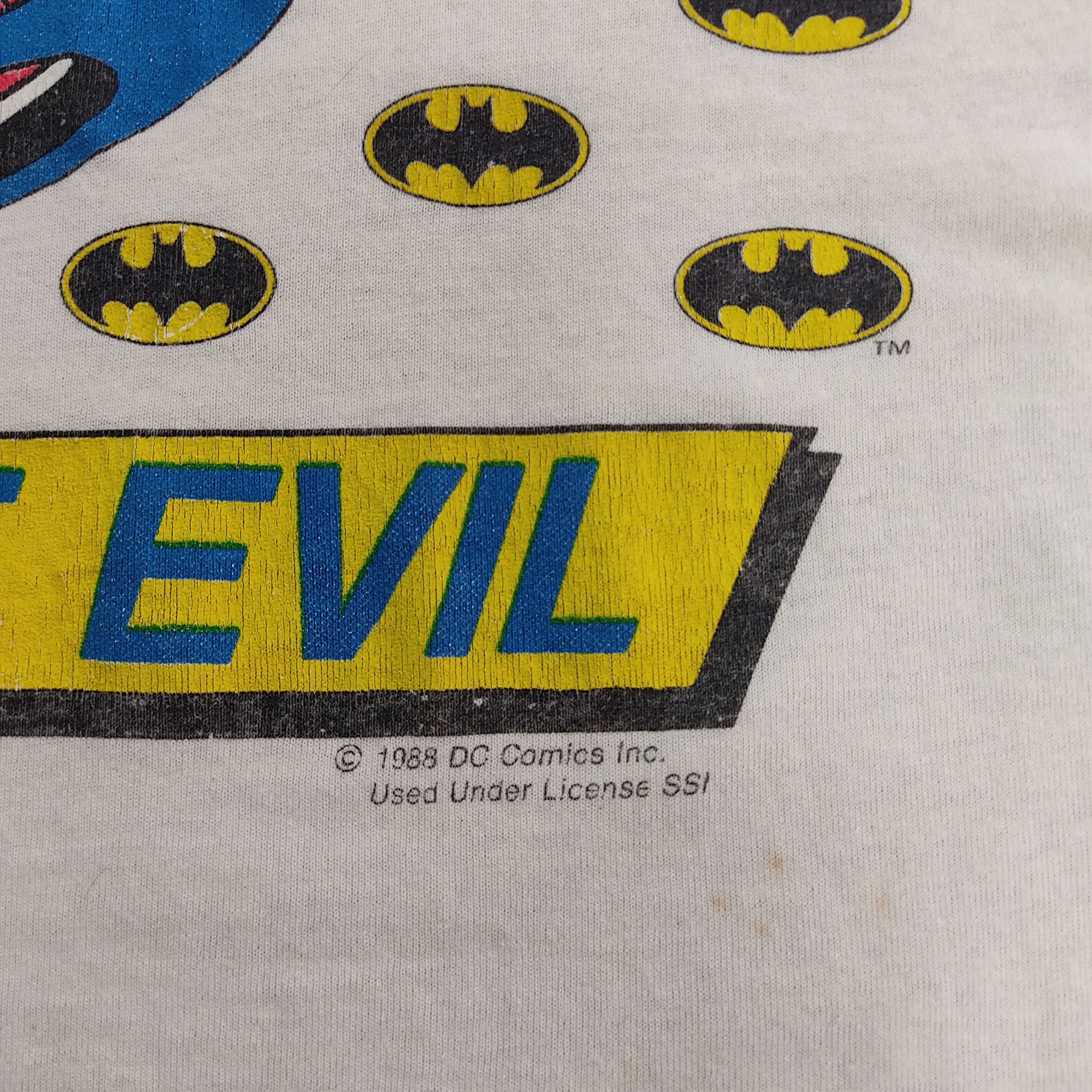 DC Comics O.G. Vtg 80s BATMAN Almost Paper Thin T-shirt Size US M / EU 48-50 / 2 - 9 Thumbnail