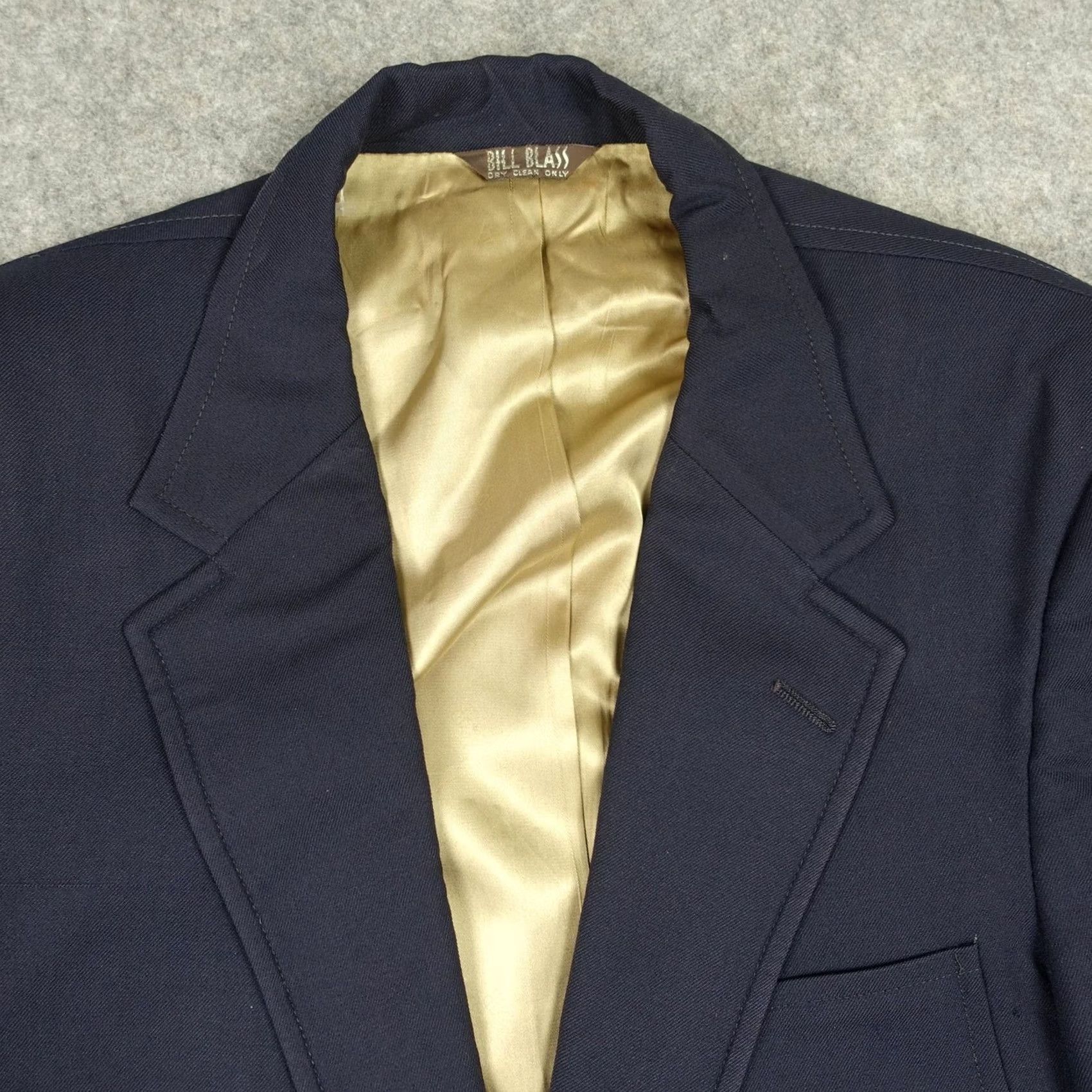 Bill Blass VINTAGE Bill Blass Blazer Mens 42 Navy Wool Three-Button Jacket Sport Coat Navy Blue Wool Three-Button Blazer Mens 42 Regular Mens Mens Mens Size 42R - 2 Thumbnail