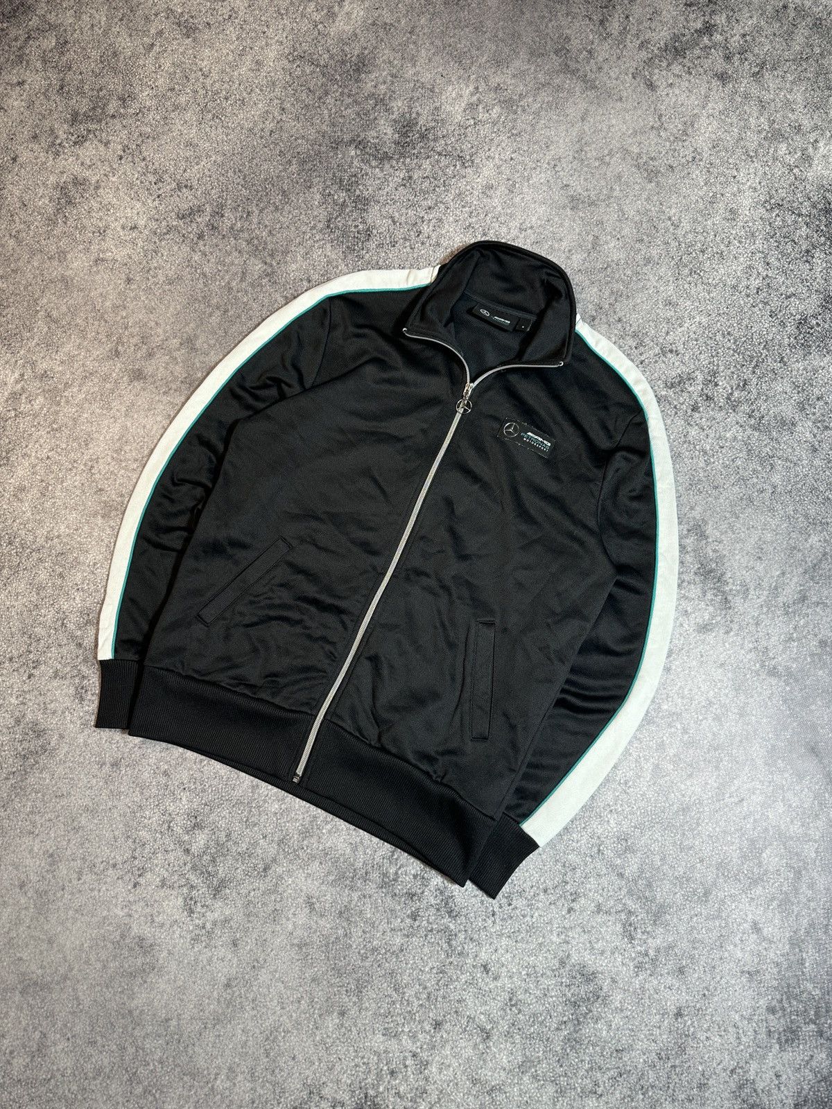 Formula 1 Mercedes Benz AMG F1 Team Streetwear Racing Petronas L Rare Size US S / EU 44-46 / 1 - 1 Thumbnail