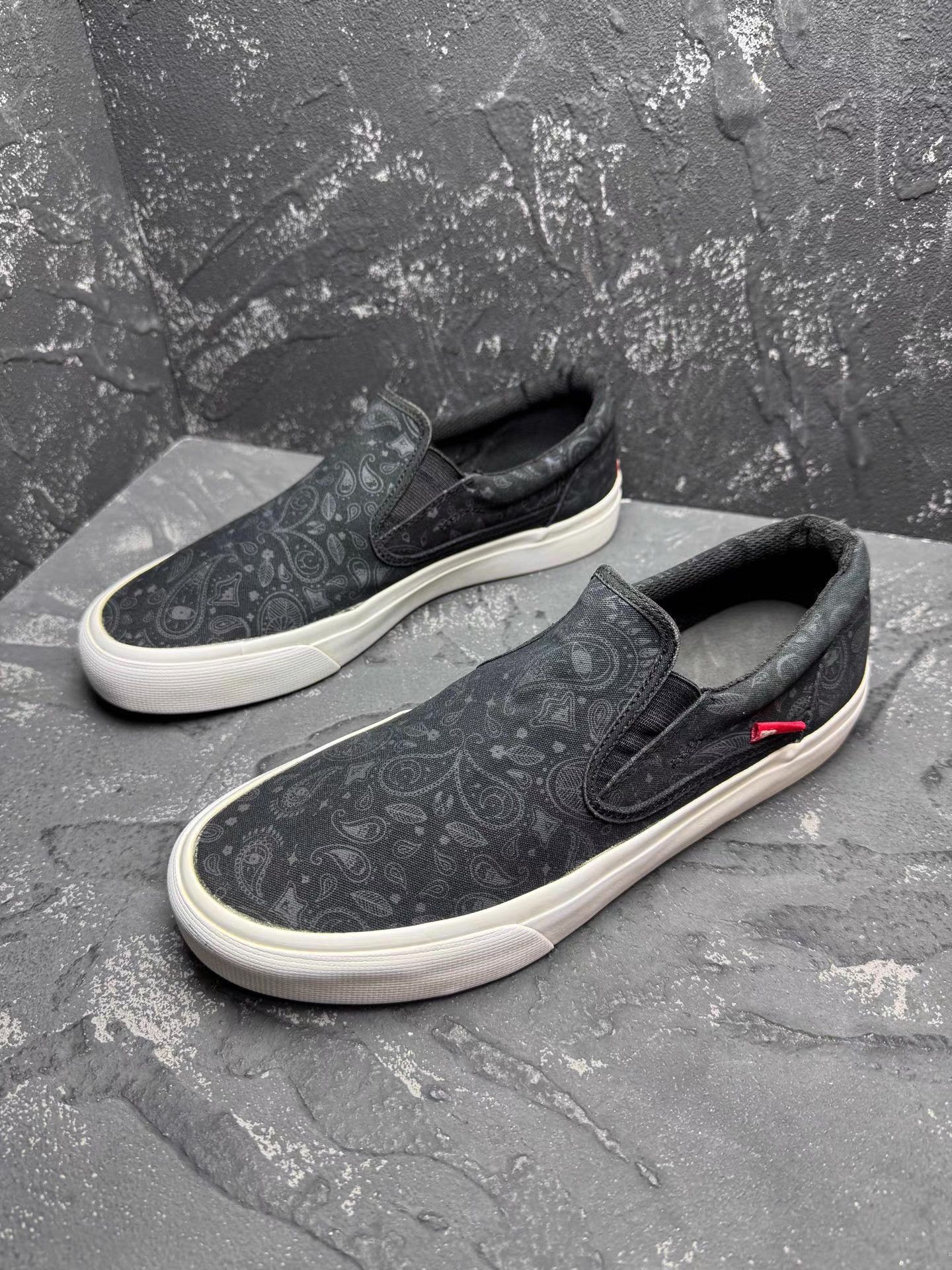 DC DC Black Slip-On Sneakers Q10 Size US 8.5 / EU 41-42 - 1 Thumbnail