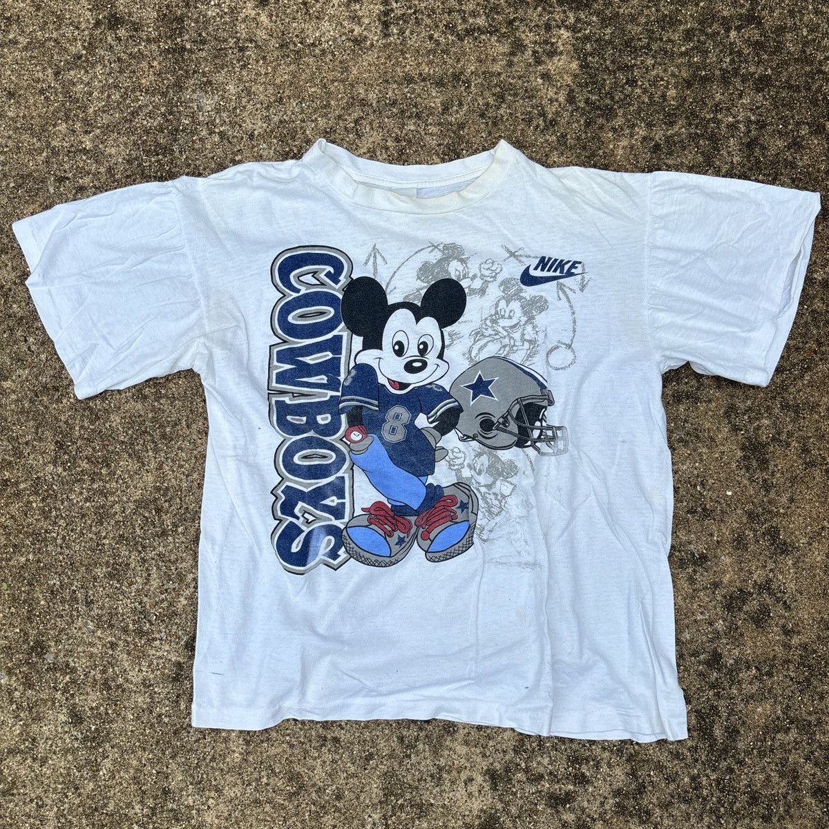 Vintage vintage 90s mickey mouse dallas cowboys football t-shirt Size US S / EU 44-46 / 1 - 1 Thumbnail
