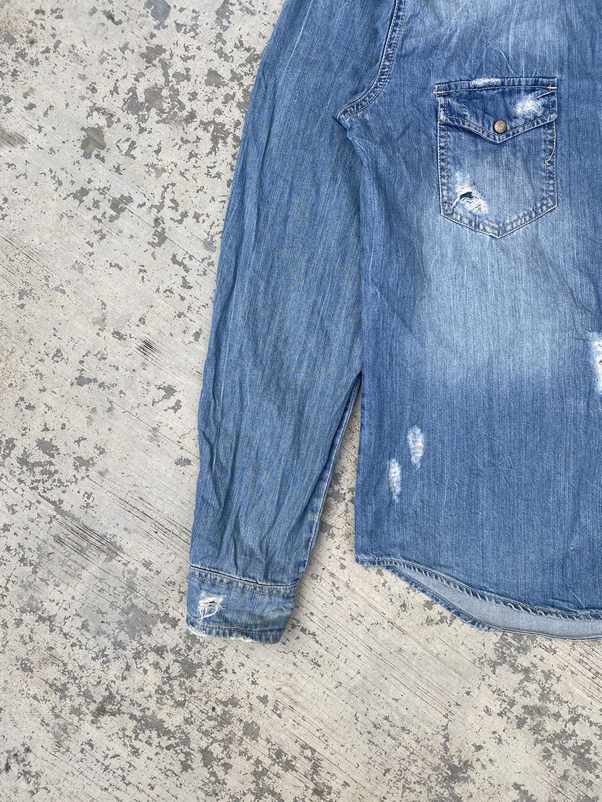 Zara Zara man slim fit distressed stone wash denim western shirts Size US M / EU 48-50 / 2 - 5 Thumbnail