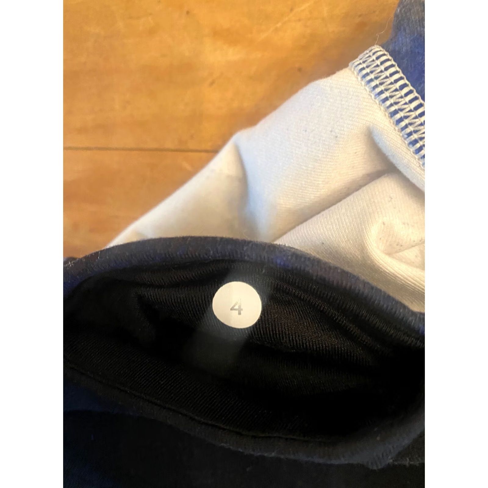 Lululemon Lululemon Leggings Capri Women’s Size 4 21" Inseam Blue Gray White Activewear Women’s Size 27" / US 4 / IT 40 - 5 Thumbnail