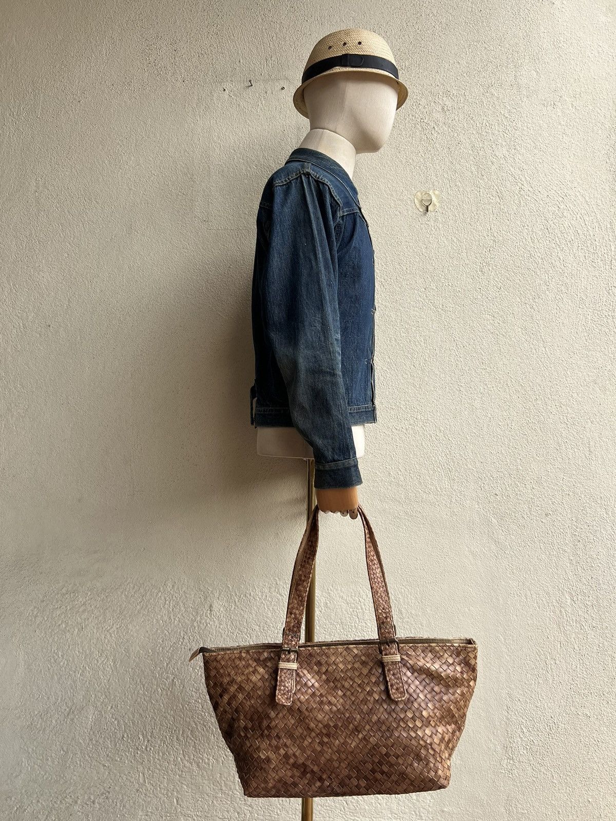 Leather × Vintage Vintage Paolo Masi Fade Patina Leather Intrecciato Tote Bag Size ONE SIZE - 1 Thumbnail