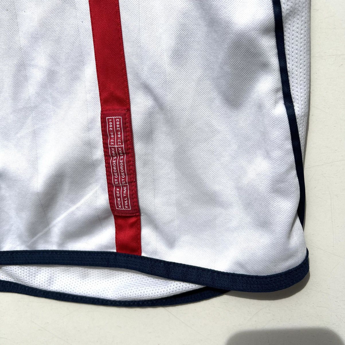 Umbro × Vintage England Home football shirt 2001 - 2003 Umbro Soccer Jersey Size US S / EU 44-46 / 1 - 5 Thumbnail