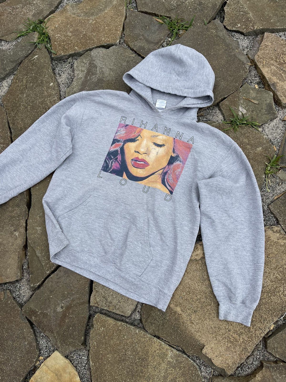 2011 Rihanna loud tour vintage grey hoodie