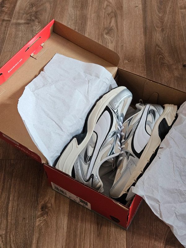 Puma Puma Milenie Tech 42 Size US 9 / EU 42 - 2 Thumbnail