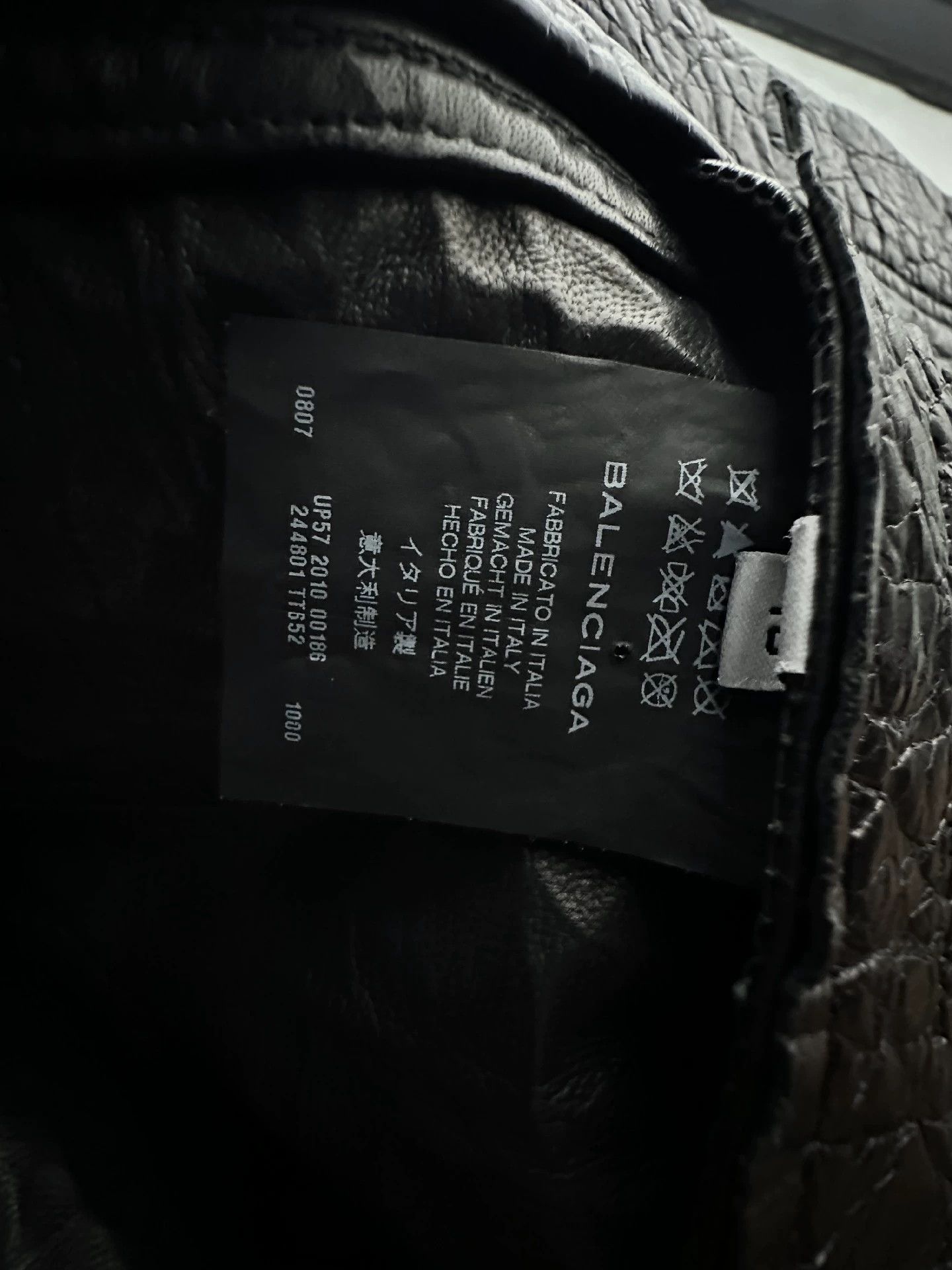 Balenciaga Balenciaga 10aw paper pulp leather jacket 48 Size US M / EU 48-50 / 2 - 6 Thumbnail