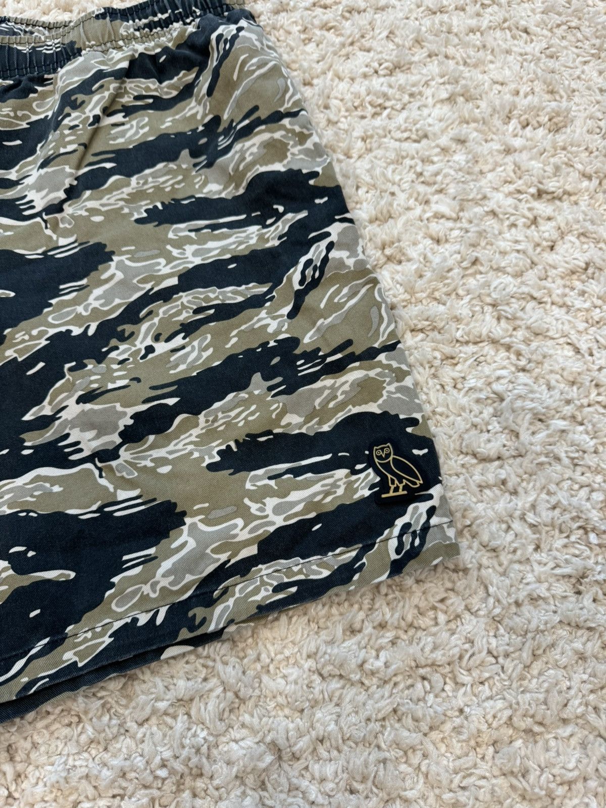 October's Very Own October’s Very Own (OVO) Camo Shorts Size US 34 / EU 50 - 2 Thumbnail