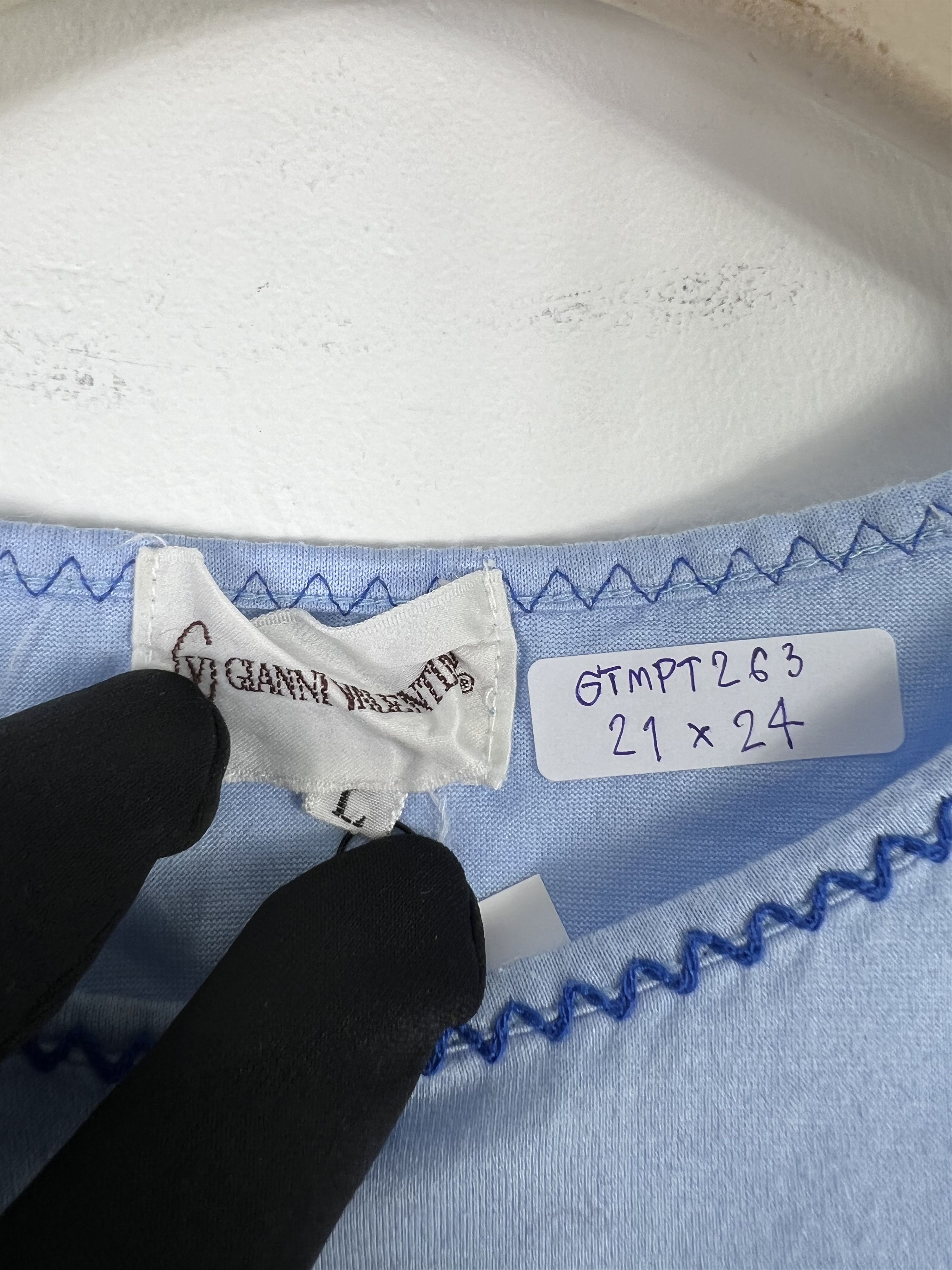 Gianni Valentino Vintage Gianni Valentino Box Logo Tee (L) GTMPT263 Size L / US 10 / IT 46 - 3 Thumbnail