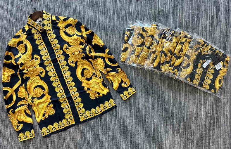 Versace VERSACE Men's Silk Printed Shirt - dmc Size US M / EU 48-50 / 2 - 1 Thumbnail