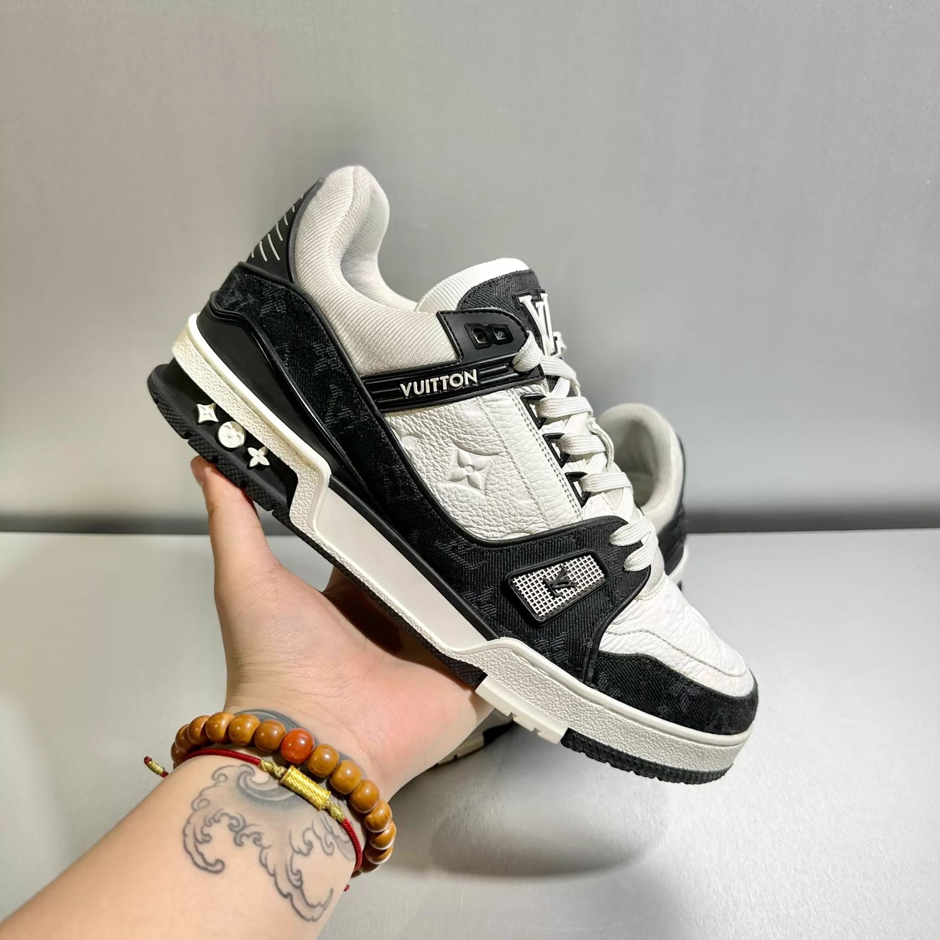 Louis Vuitton LV Trainer Black/White Denim US8.5/42.5 Barely Used Size US 9.5 / EU 42-43 - 8 Thumbnail