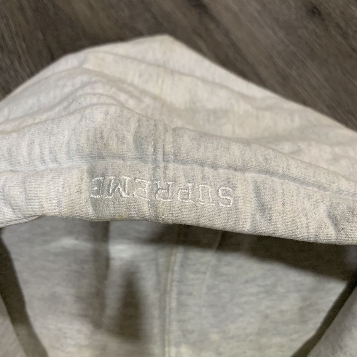 Supreme Supreme FW15 Logo Rib Hooded Sweatshirt Grey Size US XL / EU 56 / 4 - 3 Thumbnail
