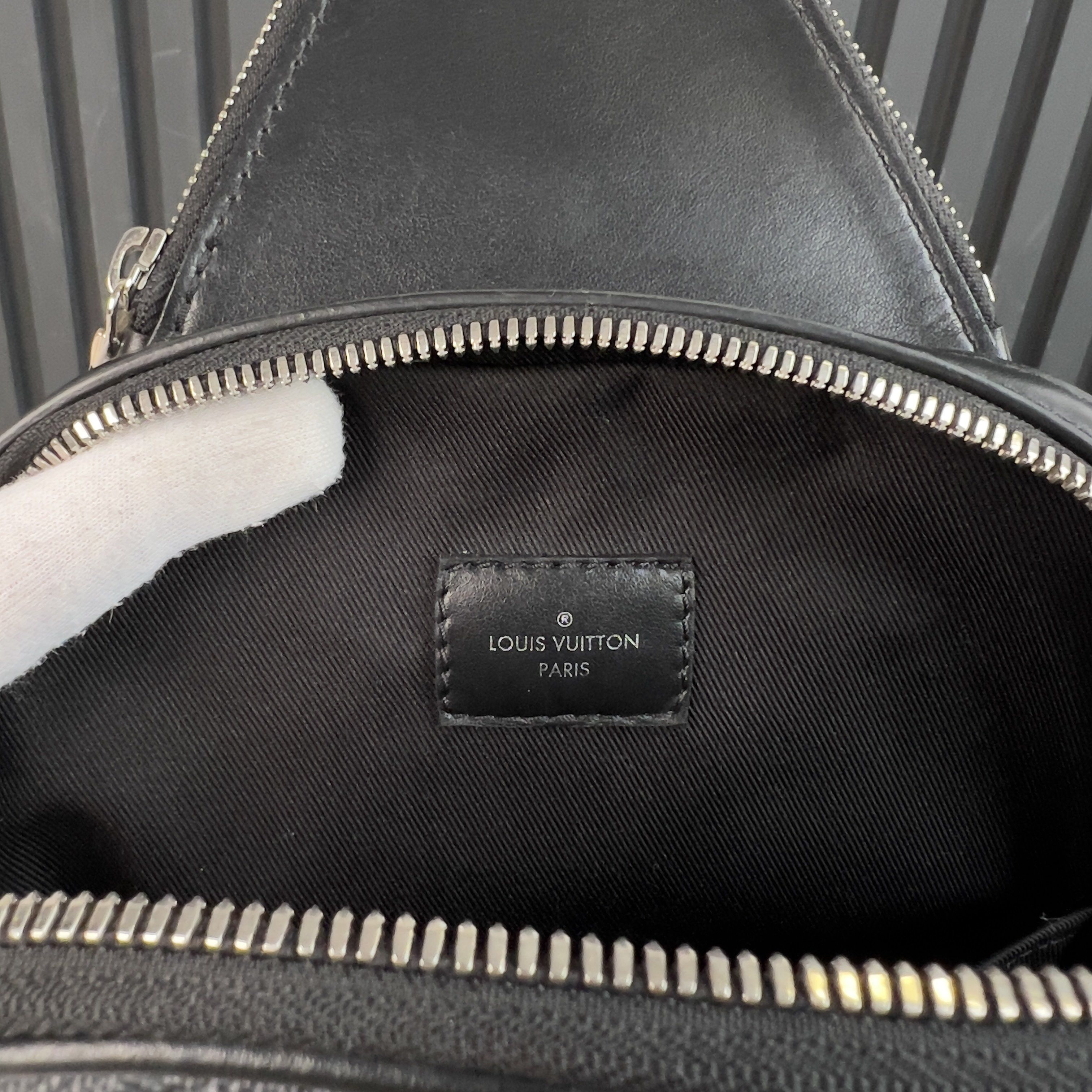 Louis Vuitton Avenue Damier Graphite Canvas Slingbag Bag Size ONE SIZE - 14 Thumbnail