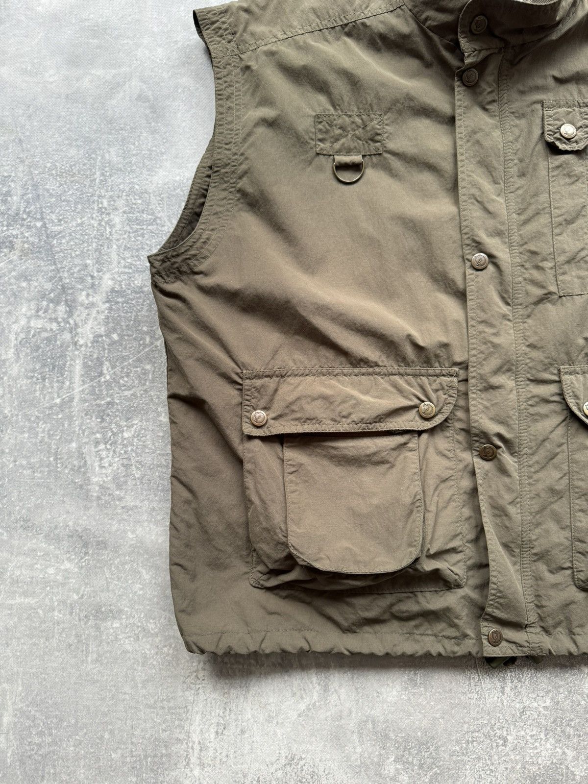 Fjallraven × Vintage Vintage 90's Fjälläven Vest Multi Pockets Cropped Size US M / EU 48-50 / 2 - 4 Thumbnail