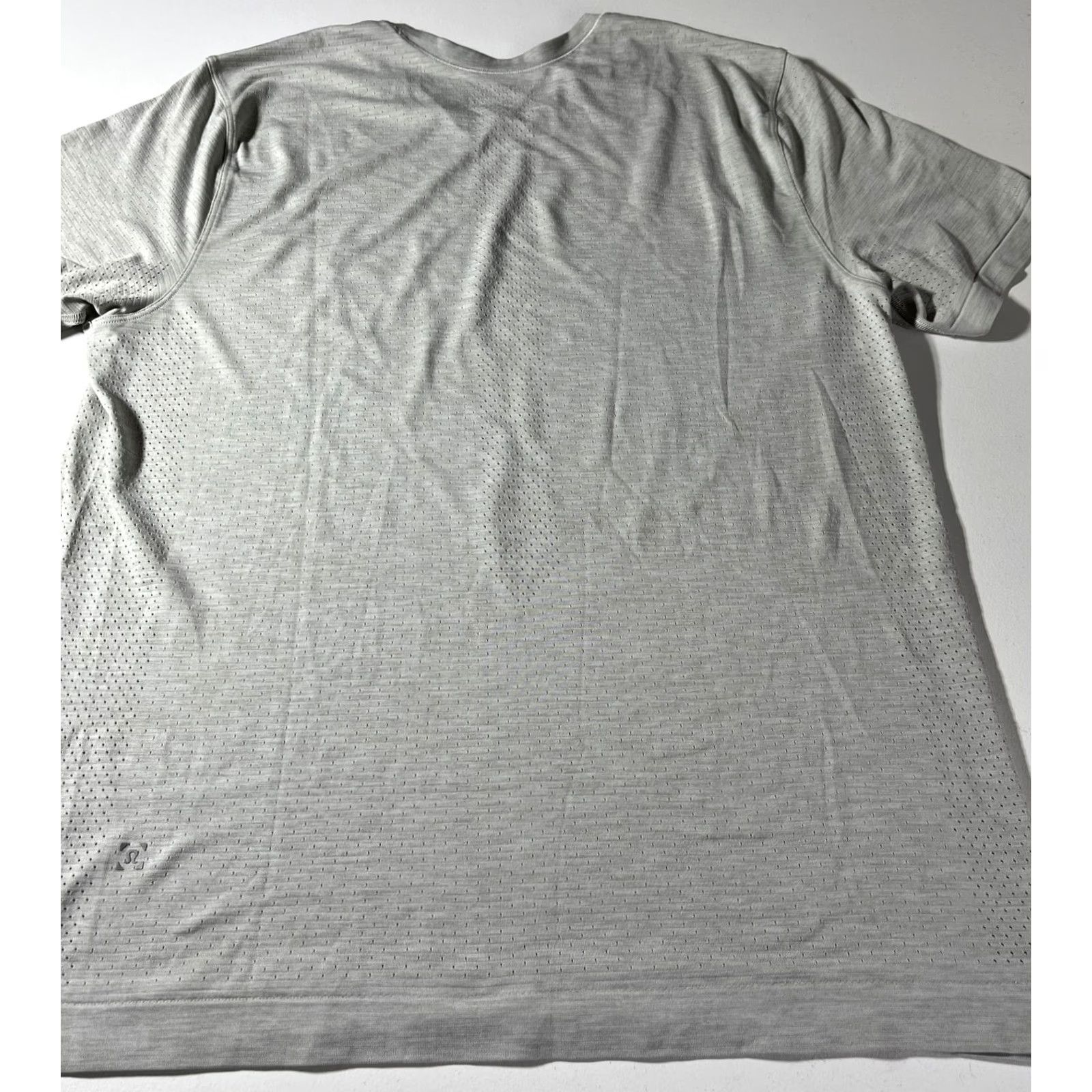 Lululemon Lululemon Metal Vent Tech T-Shirt Men XL Gray Activewear Short Sleeve Crew Neck Pullover Breathable Moisture Wicking Lightweight Stretch Size US XL / EU 56 / 4 - 4 Thumbnail