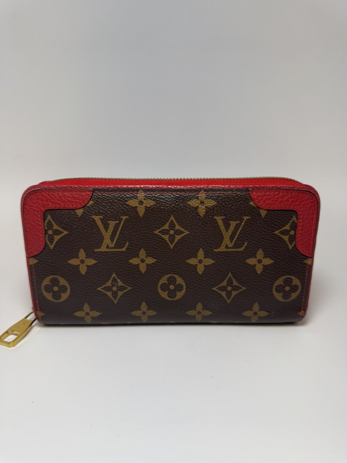 Louis Vuitton Louis Vuitton Retiro Zippy Wallet in Cerise Red Monogram Size ONE SIZE - 1 Thumbnail