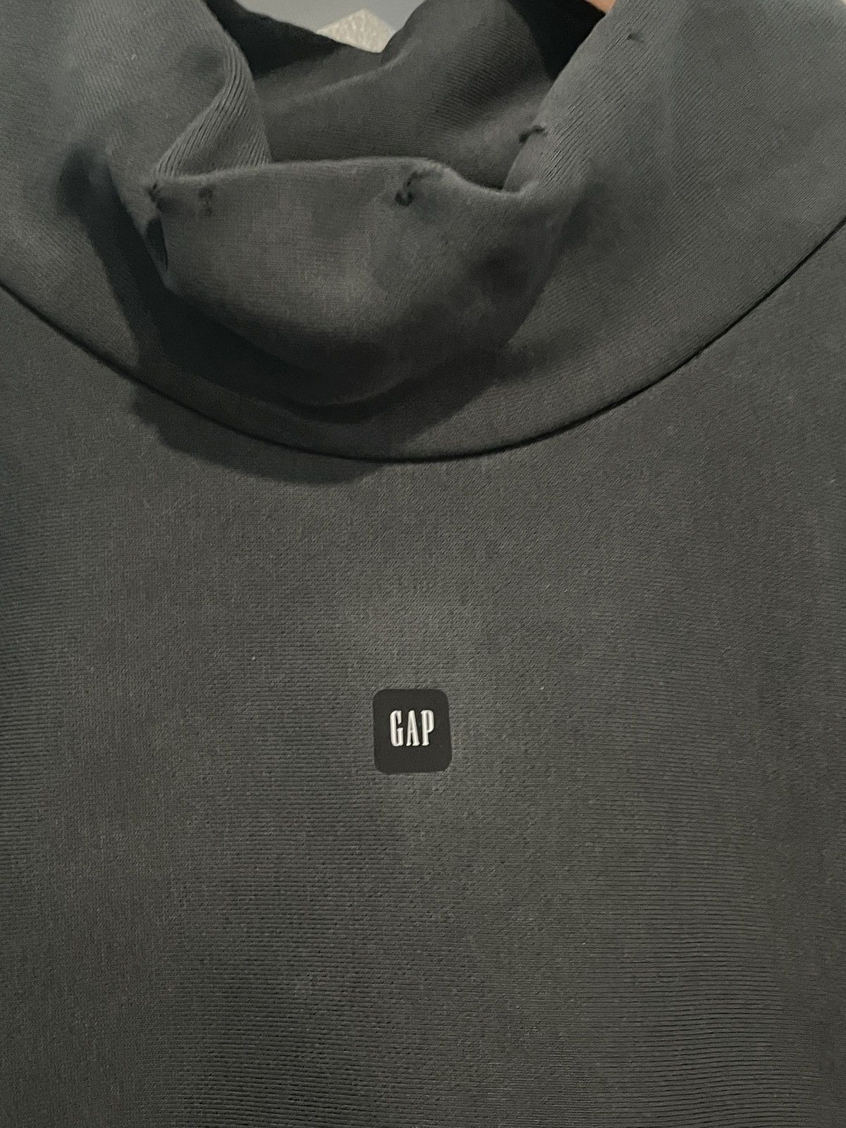 Balenciaga × Gap × Kanye West Yeezy Gap Balenciaga High Neck Distressed Mockneck Sweater Size US XS / EU 42 / 0 - 3 Thumbnail
