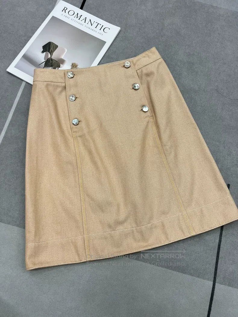 Hermes Hermes Nude pink double-breasted half skirt Size 24" / US 00 / IT 34 - 1 Thumbnail